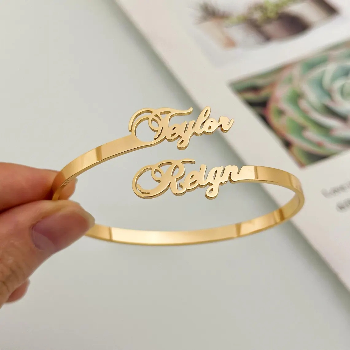 Bracelet personnalisé avec nom - Cuff Bangle Bracelet avis et prix