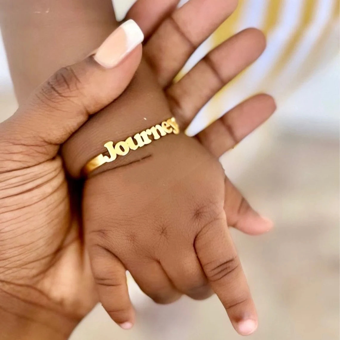 Bracelet personnalisé avec nom - Cuff Bangle Bracelet avis et prix