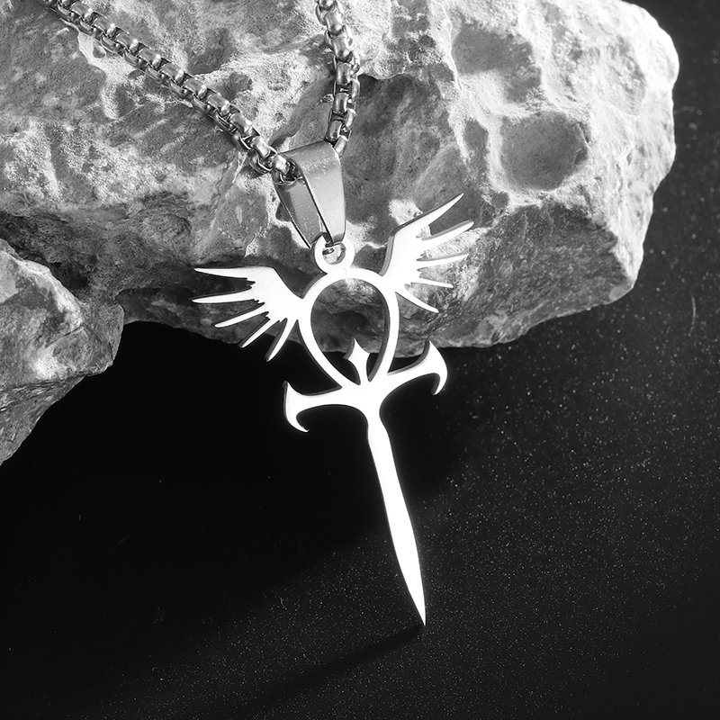 Collier avec pendentif ailes d - Al Ain Jewelry & Watches Exhibition 2025 avis et prix