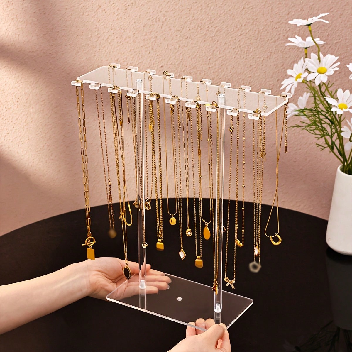 1 support à colliers en acryli - Al Ain Jewelry & Watches Exhibition 2025 avis et prix