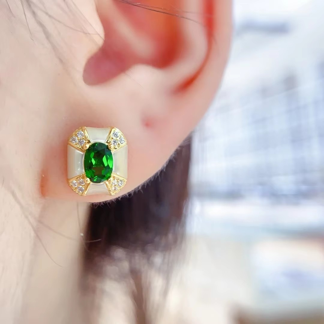 Boucles d'oreilles en diopside - Al Ain Jewelry & Watches Exhibition 2025 avis et prix