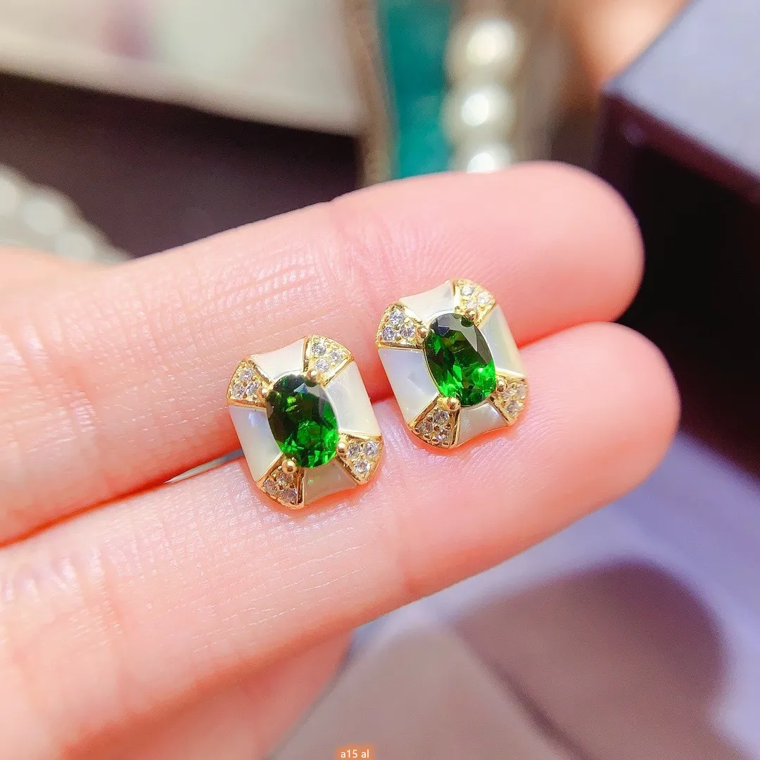 Boucles d'oreilles en diopside - Al Ain Jewelry & Watches Exhibition 2025 avis et prix