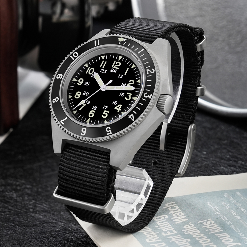 Watchdives WD1972 montre à Qua - Jewelry And Watches avis et prix