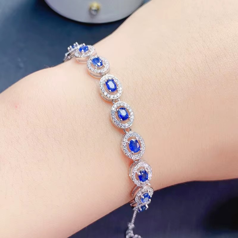 KJJEAXCMY – bijoux fins en arg - Al Ain Jewelry & Watches Exhibition 2025 avis et prix