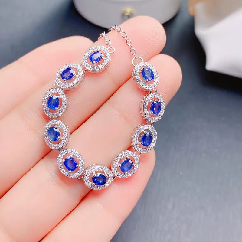 KJJEAXCMY – bijoux fins en arg - Al Ain Jewelry & Watches Exhibition 2025 avis et prix